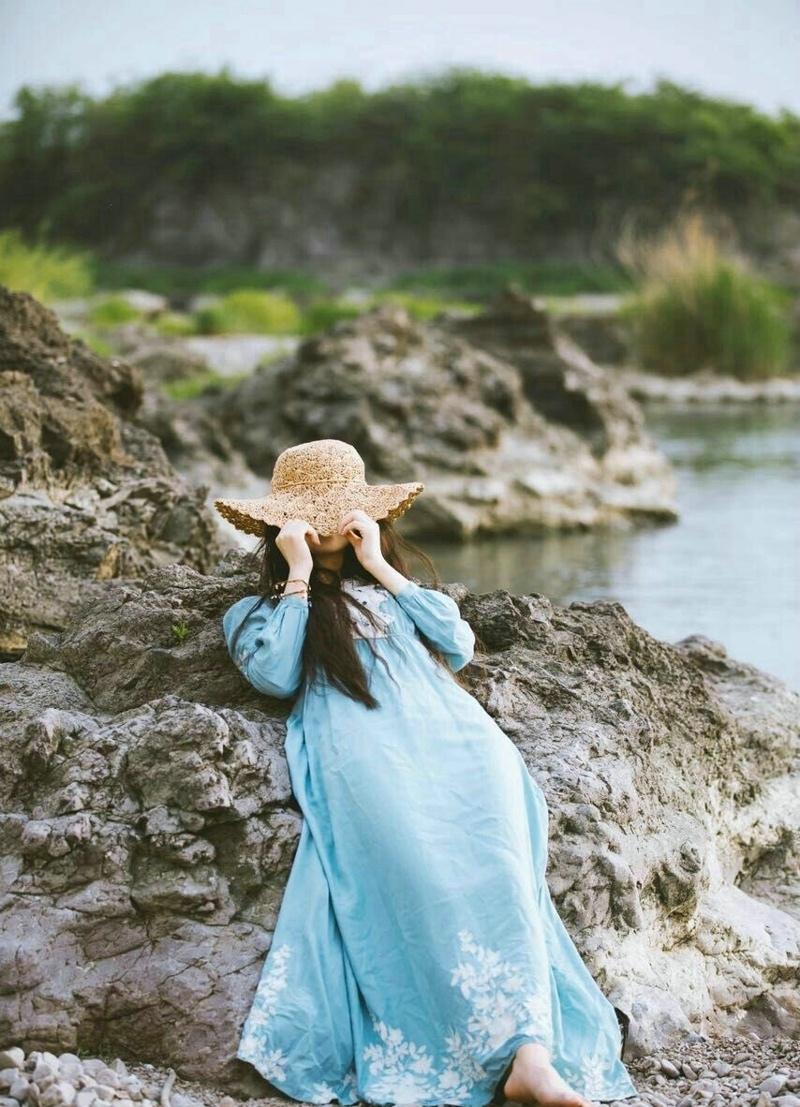 清纯气质女神海边时尚写真优雅迷人