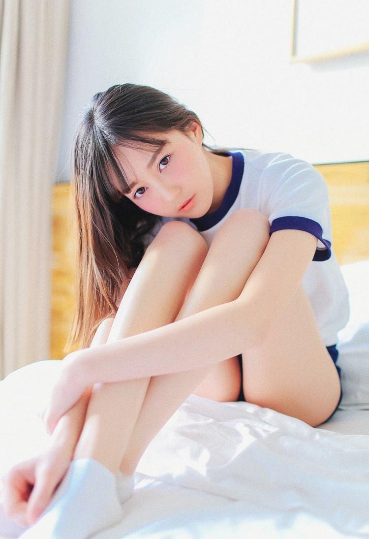 高中学生妹居家运动写真桔子味少女