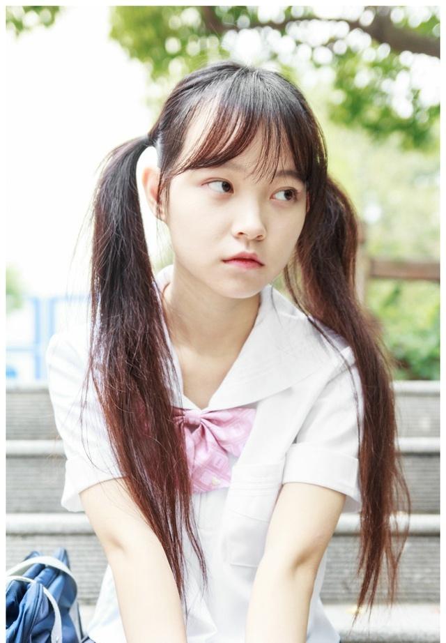 清纯萝莉妹子校服清新写真