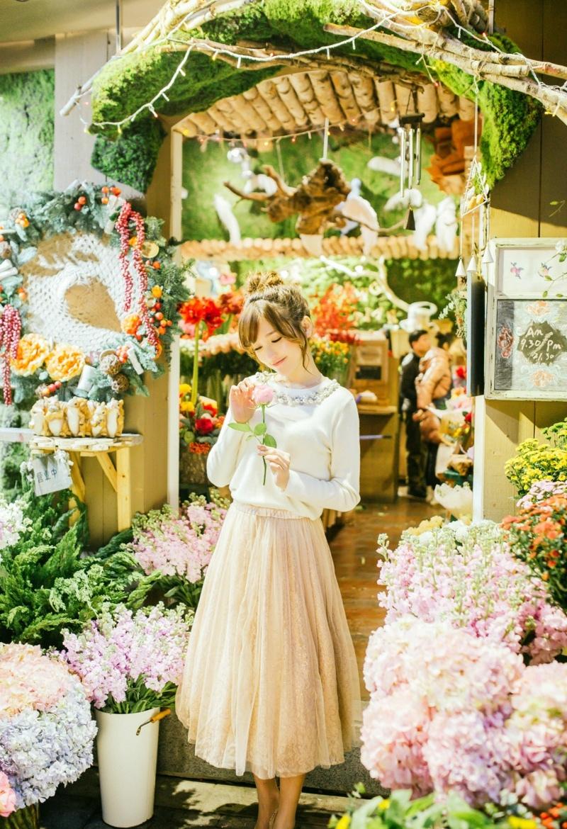 金莎似花仙子花丛唯美时尚写真照