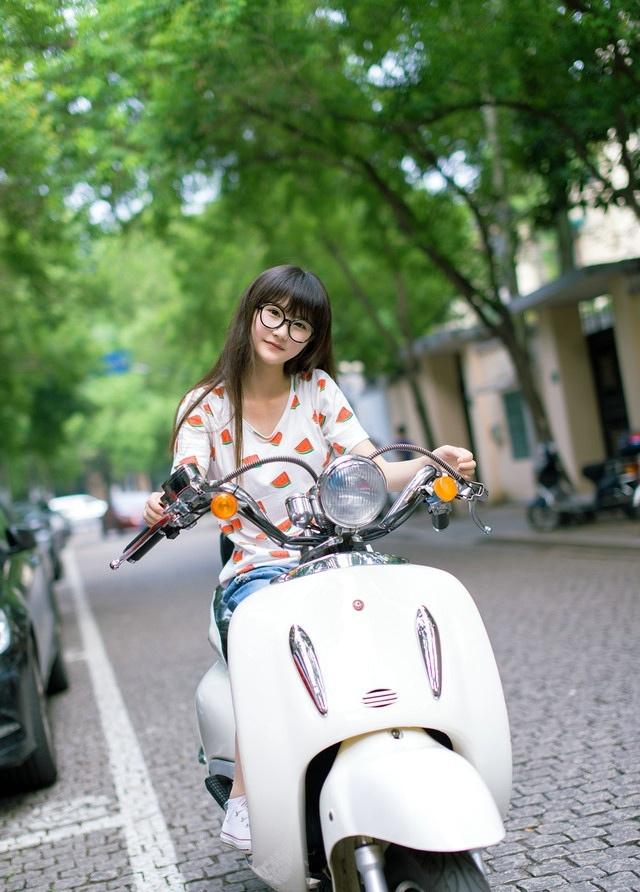 夏日西瓜女孩搞怪可爱写真