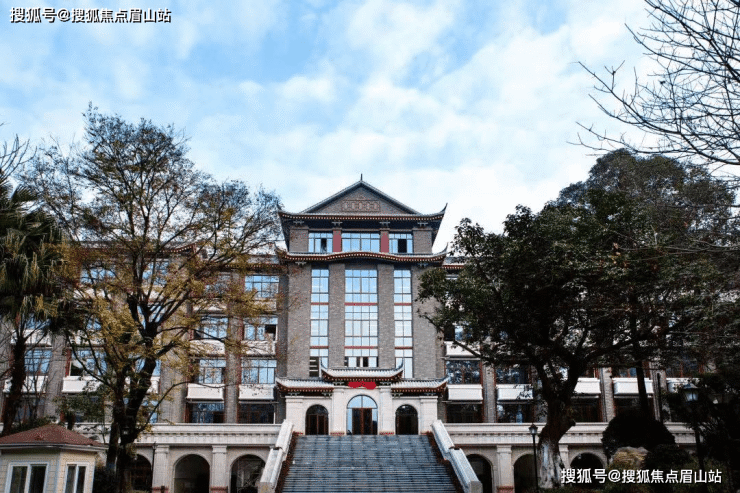 【中铁建双楠樾府】万亿央企118亩低密华宅,99㎡-141平单价1.8W起售楼部电话