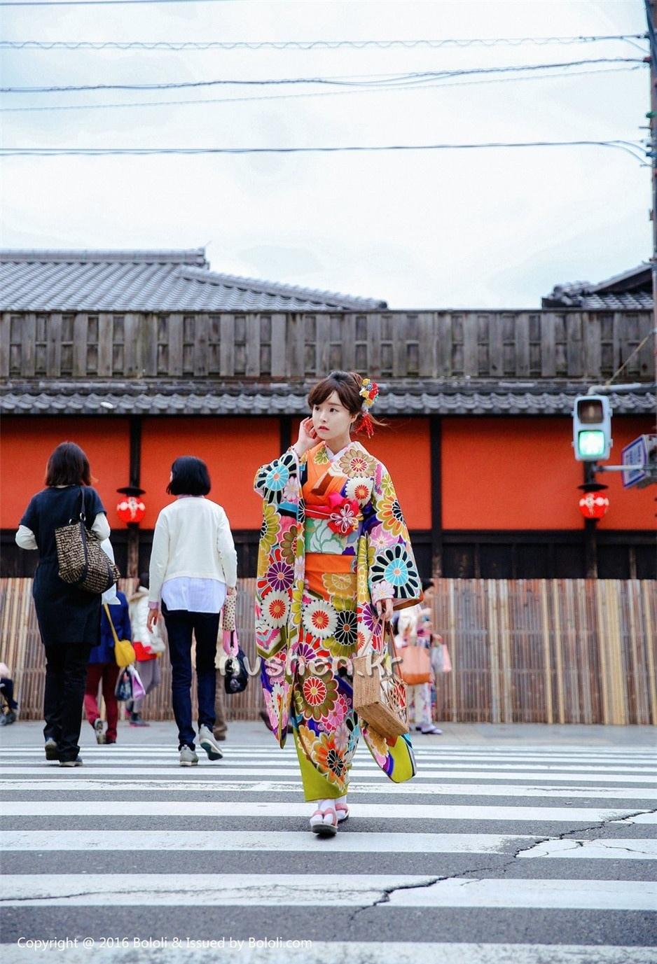 清纯小美女柳侑绮旅拍时尚写真图片