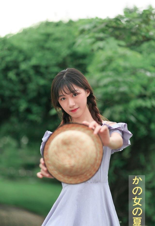 甜美礼帽娇美无比少女户外写真