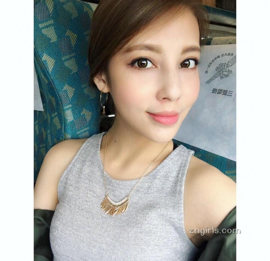 台湾美女小白Janet比基尼私房写真