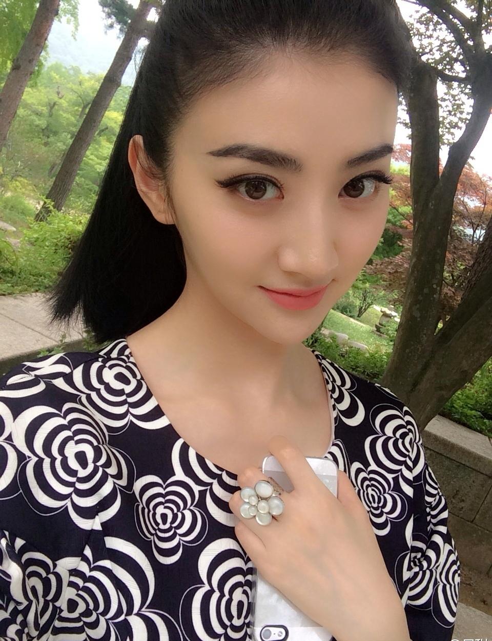 京城美女景甜长发那么美优雅迷人美图