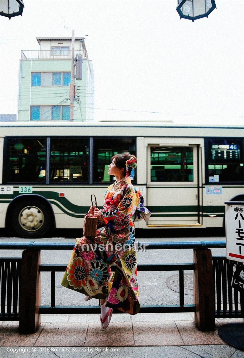 清纯小美女柳侑绮旅拍时尚写真图片