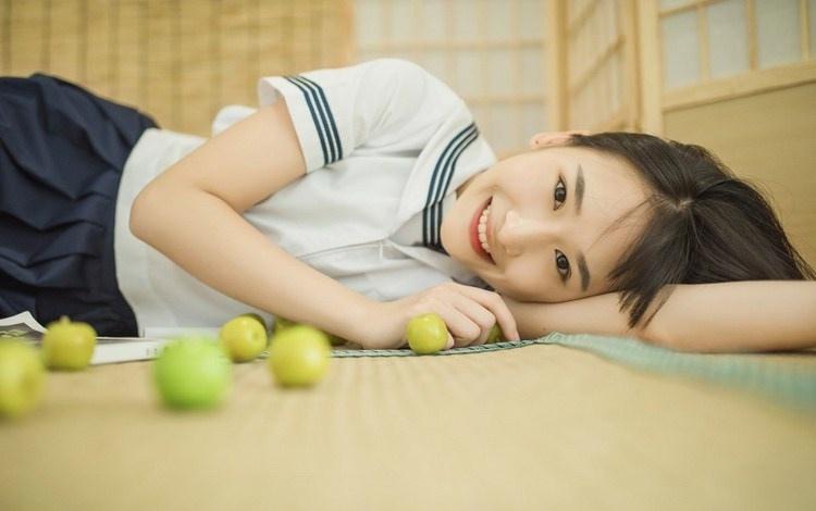 学生制服性感少女周末恬静时光写真