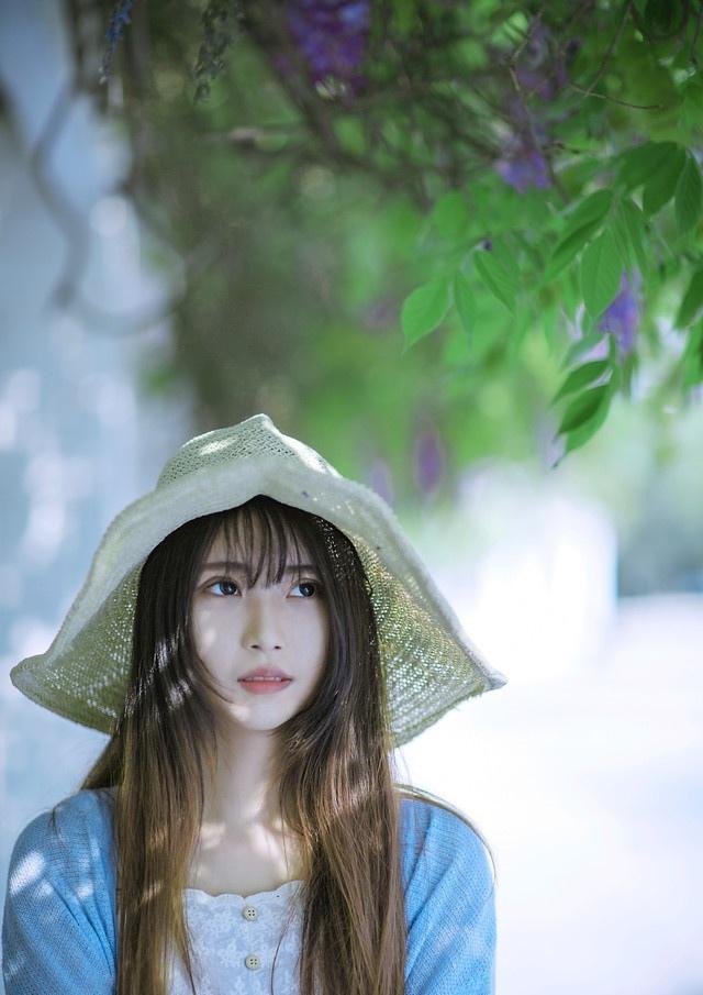 阳光花树下惊现一枚清纯唯美女神写真