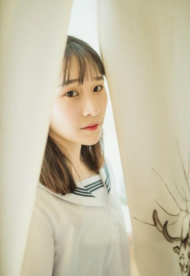 学生制服性感少女周末恬静时光写真