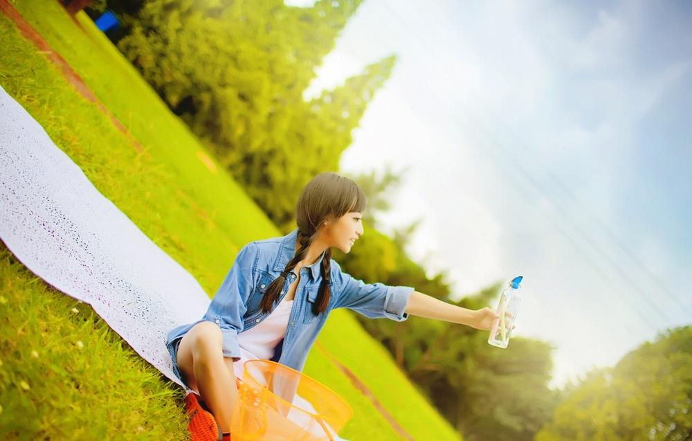 夏天緦小妞清爽迷人写真