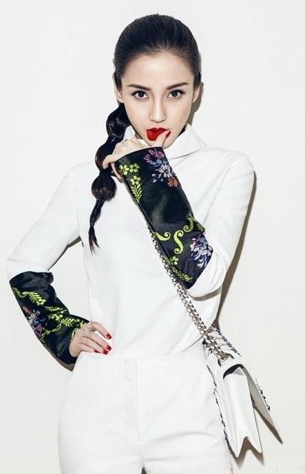 杨颖（Angelababy）精致妆容俏皮照