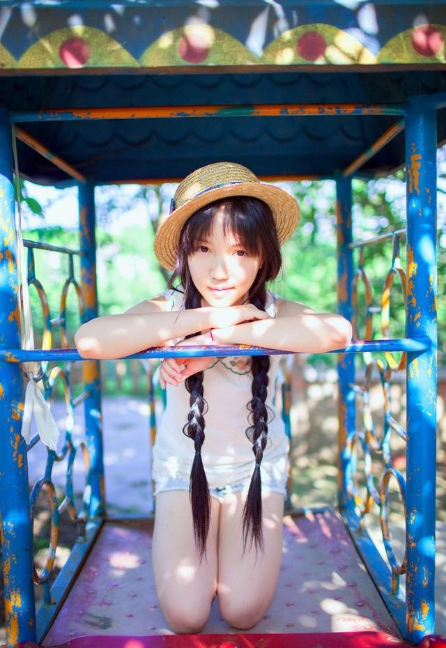 清新马尾辫少女的夏季写真