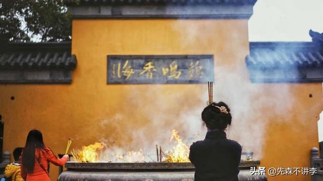 南朝四百八十寺之首寺，祈福许愿求姻缘都很灵验，就在南京市区内