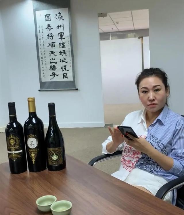 崩牙驹为唐山事件发声，怒斥打人者泯灭人性，严禁洪门人袖手旁观