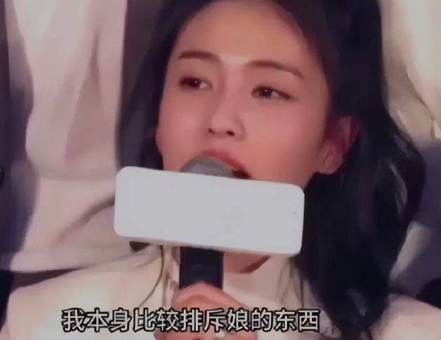 演员白鹿就曾发表不当言论道歉：以后会更加规范约束自己行为