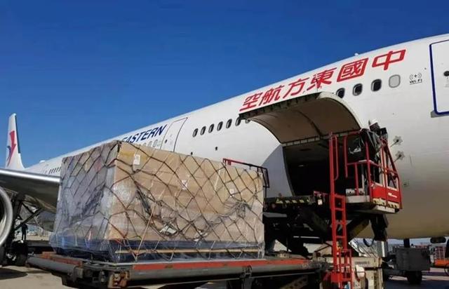 全球前三大海运巨头均进航空物流 中国物流集团要迎战的不只FedEx