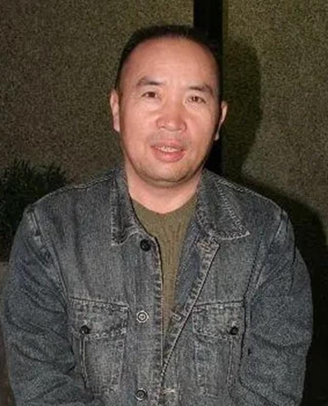 他曾担任厦门海关关长，沦为赖昌星的傀儡，45岁被判死刑