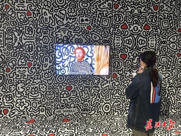 在商场看艺术展，武汉休闲玩法上新