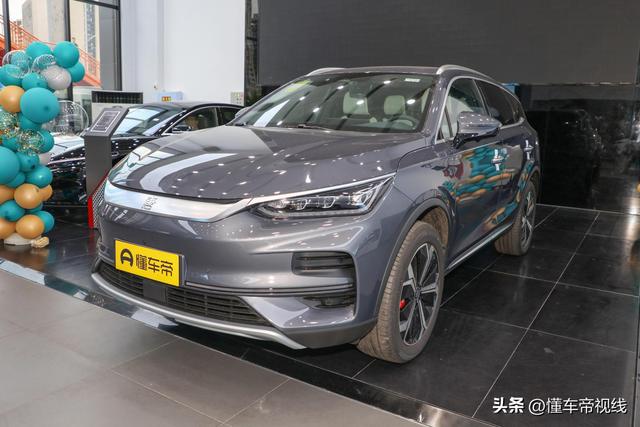 新车｜可玩性高，还比特斯拉Model Y便宜，试驾AITO问界M5 EV四驱版