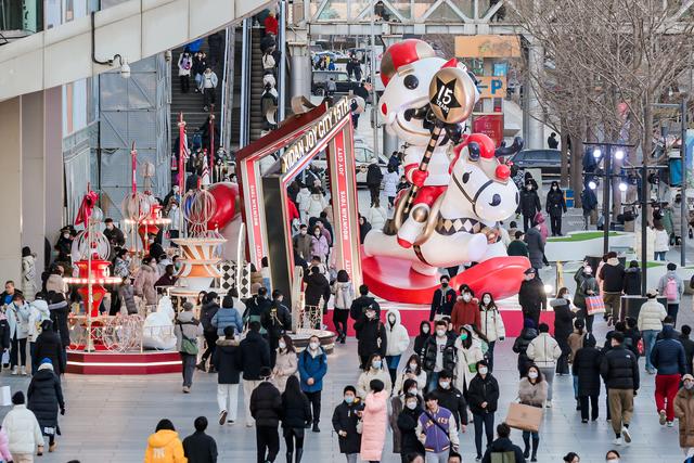 逛市集、看展览……京城各大商圈人气加速回暖