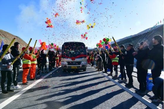 四川与青海首通高速！今天12时，久马高速阿坝段建成试通车