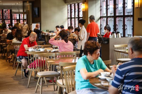 熟悉的味道回来了，豫园商城餐饮老字号有序开放堂食