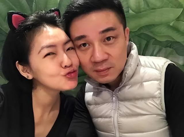 大S婚姻幸福，小S深夜痛哭，一对姐妹花为何“婚姻”差距那么大？