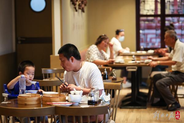 熟悉的味道回来了，豫园商城餐饮老字号有序开放堂食