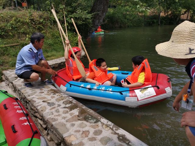 龙南里仁镇：贫困户搭乘“夏日经济快车”