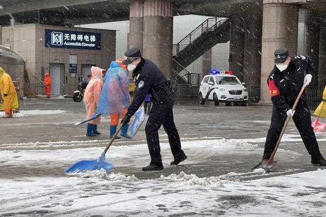 【战严寒 护平安】昨日立冬，带你走近最美雪“警”