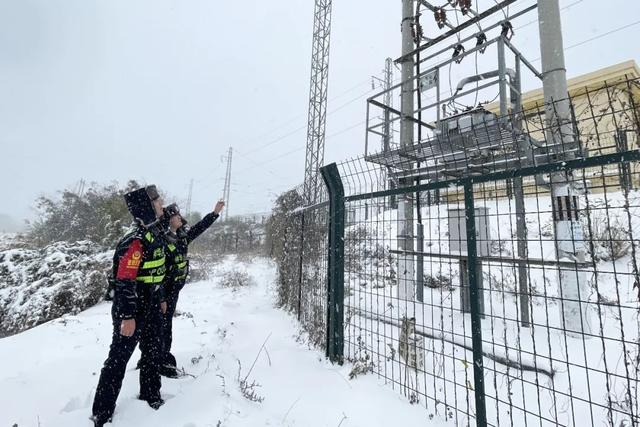 【战严寒 护平安】昨日立冬，带你走近最美雪“警”