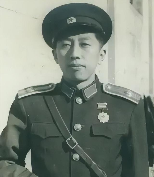 李文辉与阎肃55年患难与共，丈夫去世后和儿子对簿公堂，实属无奈