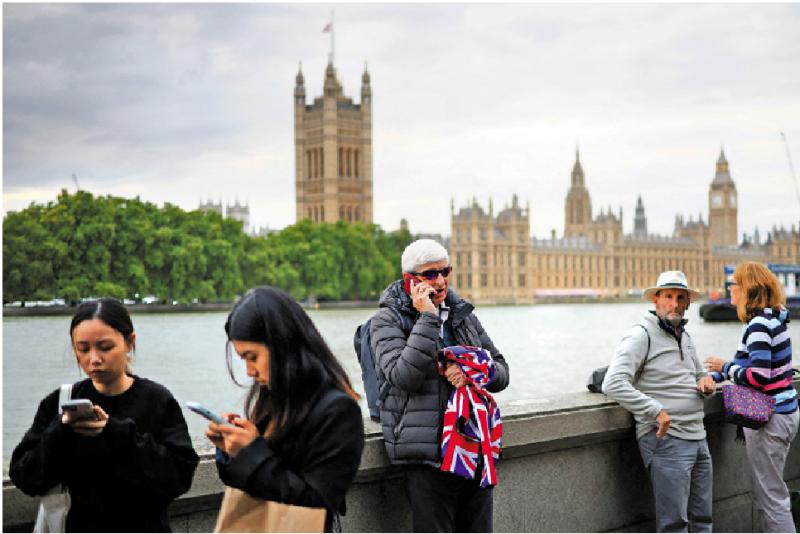 英拟禁金融推销电话 打击电信诈骗