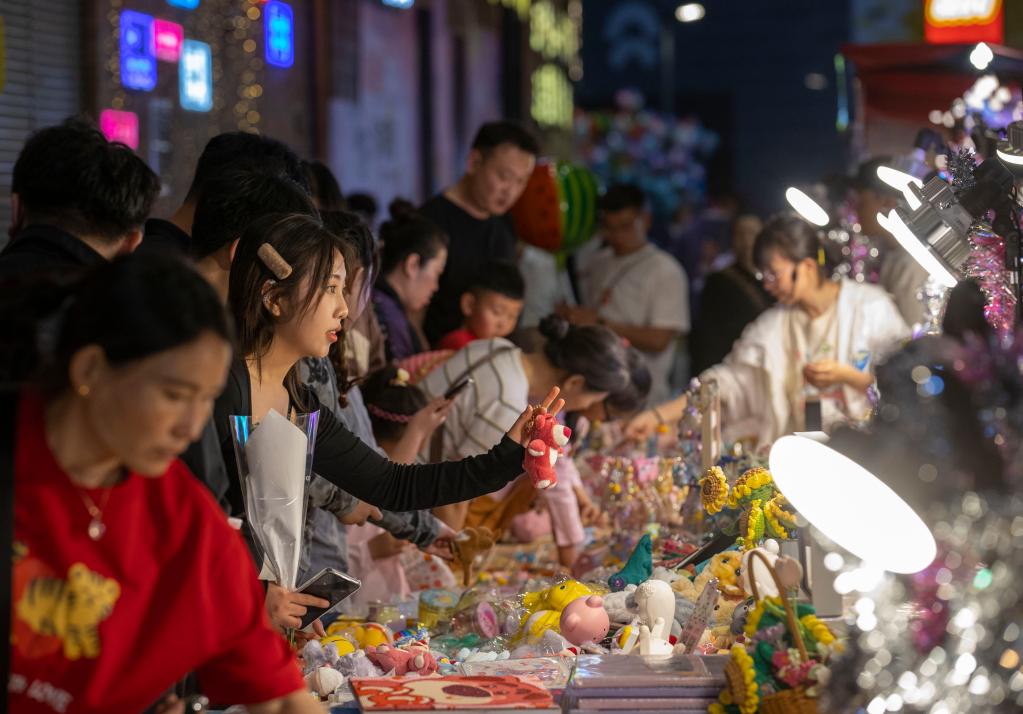 经济季报听信心｜消费市场加速回暖 服务业快速复苏