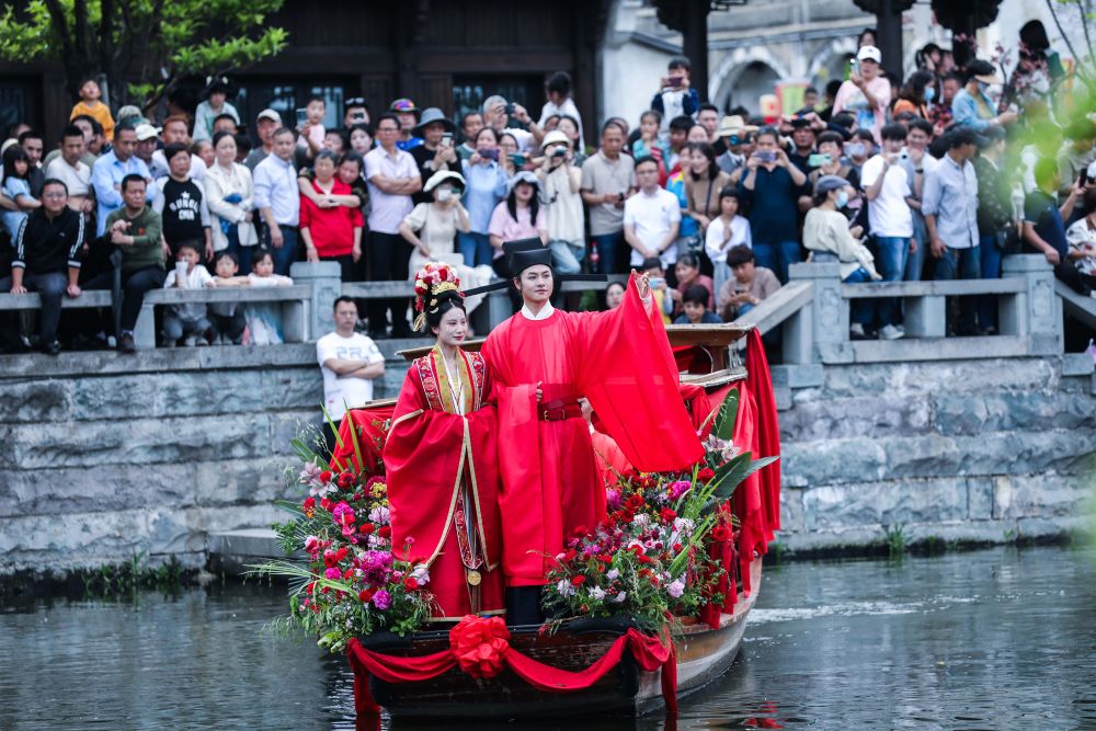 从热门景区到特色小城——城市营销火爆折射中国文旅市场深厚潜能