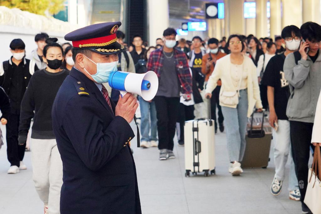 预期稳、信心强——“五一”假期文旅消费热提振中国经济