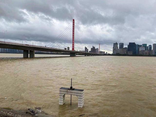 「图集」台风“烟花”登陆，华东地区遭遇风雨潮齐袭