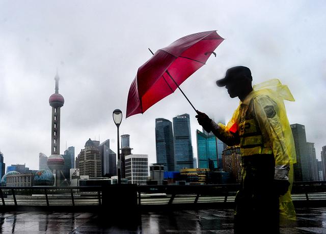 「图集」台风“烟花”登陆，华东地区遭遇风雨潮齐袭