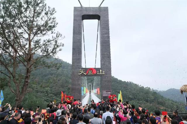 新兴天露山又多了一个网红拍照点！快去打卡！