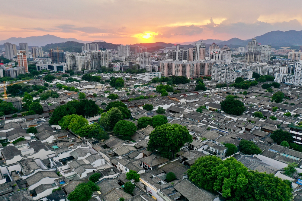 为强国建设民族复兴注入不竭精神动力——以习近平同志为核心的党中央引领中华文化创造性转化创新性发展纪实