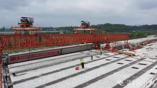 湖北今年将建成6条高速公路，武大高速武汉段10月底具备通车条件