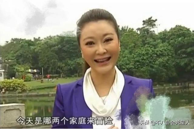 前央视女主持背2万名牌包现身，辞职转行做直播，一场能赚10万