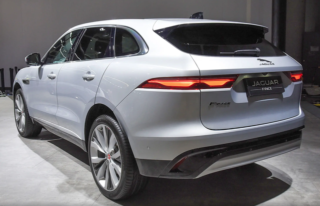 46.8万！体验捷豹F-PACE：英伦SUV，2.0T+差速锁，内饰很奢华