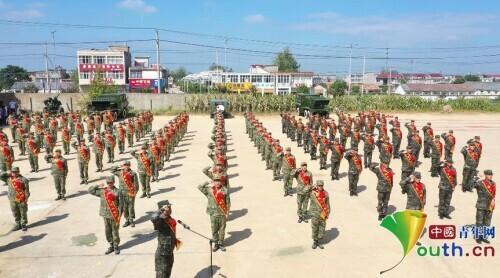 送子参军 无上光荣——安徽省泗县人武部隆重组织秋季新兵入伍欢送仪式