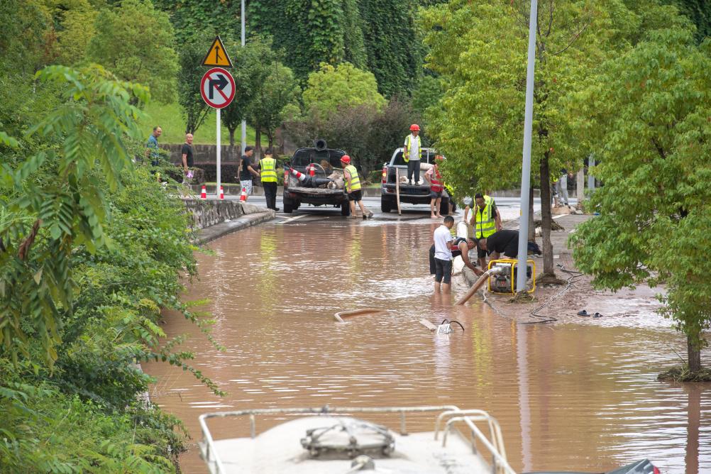 暴雨再袭、全力应对——重庆万州排险救灾一线见闻