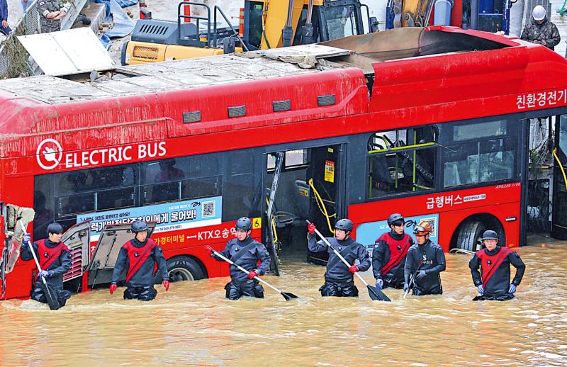 韩国暴雨逾40死 隧道被淹为人祸