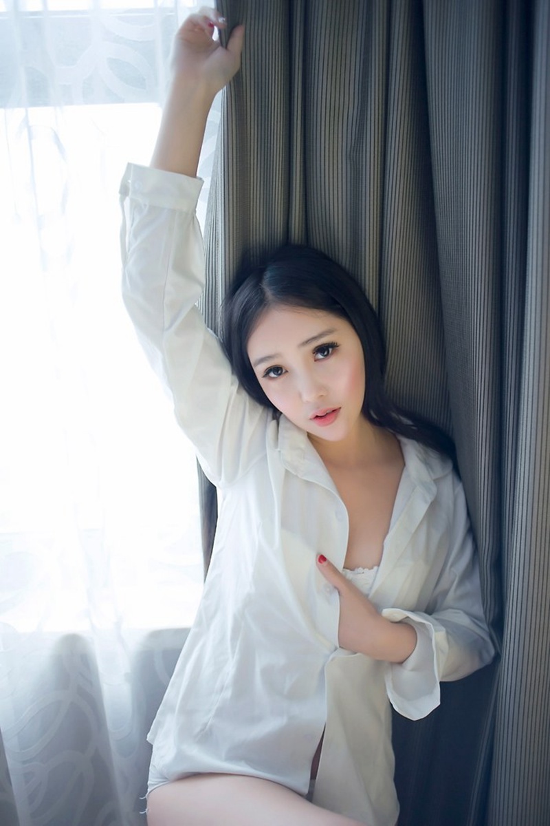 大胸妹艾弥丰乳肥臀浴室湿身诱惑美女