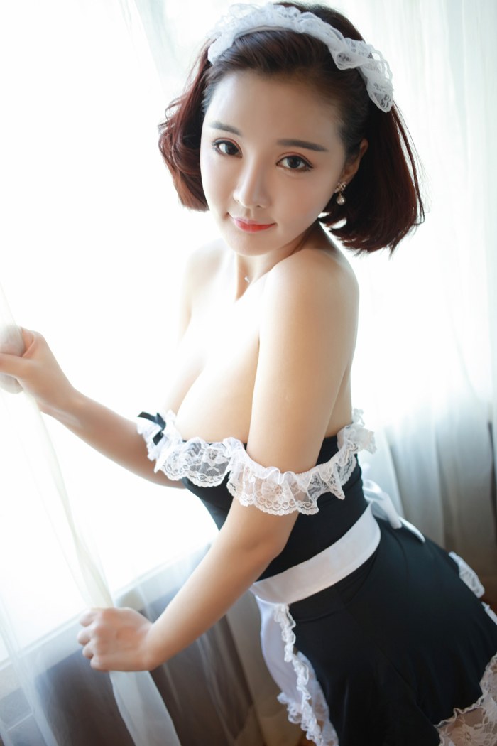 女神佳佳女仆制服写真分外妖娆