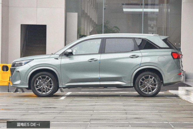 大7座新能源SUV：蓝电E5综合优惠至高3万5，启辰大V DD-i怎么比